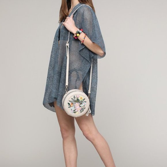 Embroidered Floral Shoulder Bag - Picture 5 of 7